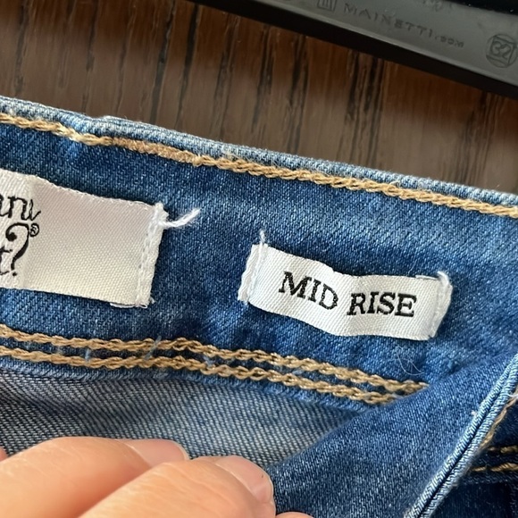YMI wanna better butt blue jean shorts. Size 20. NWT - Picture 4 of 6